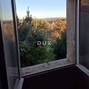 ISTRA, PAZIN - Samostojeća kamena kuća za djelomičnu adaptaciju