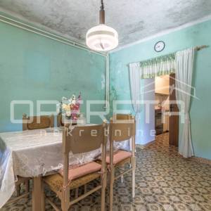 Istra, Pićan- Imanje s kućom i 4 dodatna objekta