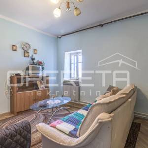 Istra, Pićan- Imanje s kućom i 4 dodatna objekta