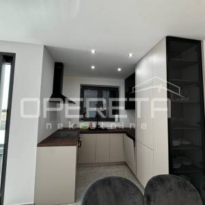 Istra, područje Poreča – Predivan stan s pogledom na more na prodaju