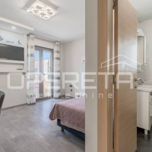 Istra, Poreč- Dvojna kuća s dva stana i dvorištem