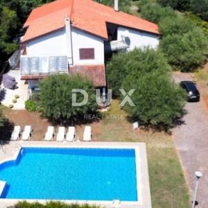 ISTRA, POREČ – Kuća na prostranom imanju s bazenom i potpunom privatnošću!