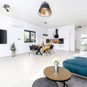 ISTRA, POREČ - Moderna kuća s bazenom