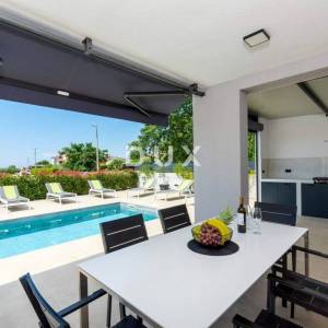 ISTRA, POREČ - Moderna kuća s bazenom