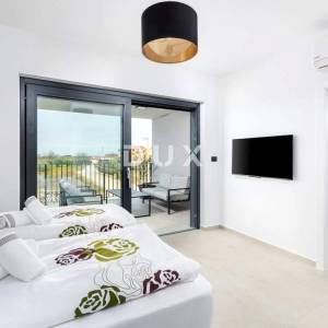 ISTRA, POREČ - Moderna kuća s bazenom