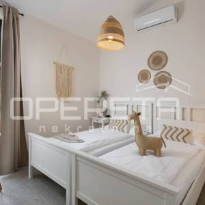 Istra, Poreč okolica - Moderna prizemnica s bazenom i krovnom terasom