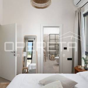 Istra, Poreč okolica - Moderna prizemnica s bazenom i krovnom terasom