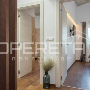 Istra, Poreč okolica- moderna dvojna kuća s bazenom