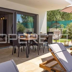 Istra, Poreč okolica- moderna dvojna kuća s bazenom