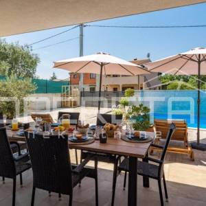 Istra, Poreč okolica- moderna dvojna kuća s bazenom