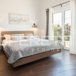 Istra, Poreč okolica- moderna dvojna kuća s bazenom