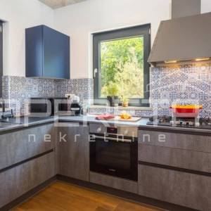 Istra, Poreč okolica- moderna dvojna kuća s bazenom