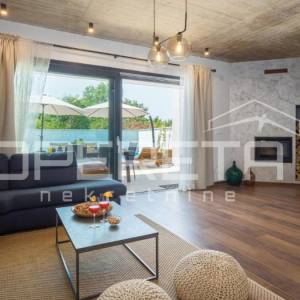 Istra, Poreč okolica- moderna dvojna kuća s bazenom