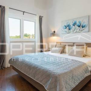 Istra, Poreč okolica- moderna dvojna kuća s bazenom