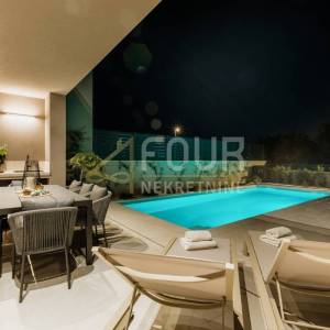 Istra, Poreč - okolica, Vabriga, novogradnja, moderna vila s bazenom