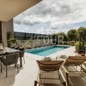 Istra, Poreč - okolica, Vabriga, novogradnja, moderna vila s bazenom