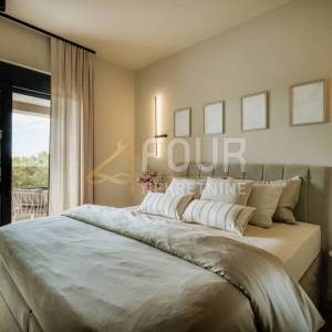 Istra, Poreč - okolica, Vabriga, novogradnja, moderna vila s bazenom