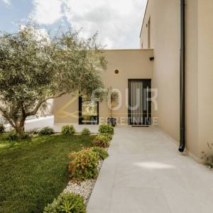 Istra, Poreč - okolica, Vabriga, novogradnja, moderna vila s bazenom