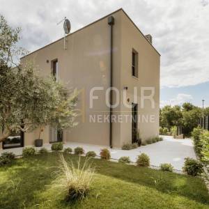 Istra, Poreč - okolica, Vabriga, novogradnja, moderna vila s bazenom