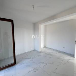 ISTRA, POREČ - Predivan renovirani stan u obiteljskom naselju sa vrtom i prostranom terasom!