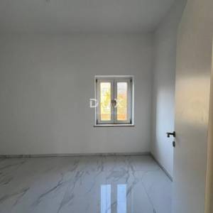 ISTRA, POREČ - Prostrani renovirani stan s vrtom! 