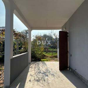 ISTRA, POREČ - Prostrani renovirani stan s vrtom! 