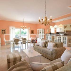 Istra, Poreč- Samostojeća kuća s bazenom i pogledom na more