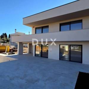 ISTRA, POREČ - Suvremena kuća s bazenom