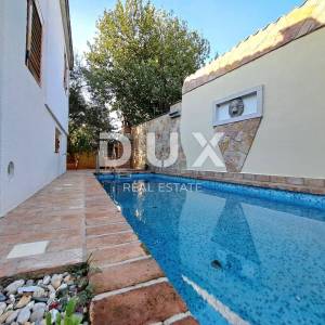 ISTRA, POREČ, VABRIGA - obnovljena kamena kuća s bazenom