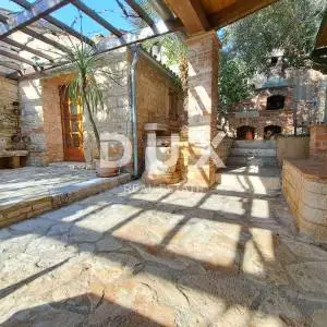 ISTRA, POREČ, VABRIGA - obnovljena kamena kuća s bazenom