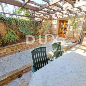 ISTRA, POREČ, VABRIGA - obnovljena kamena kuća s bazenom