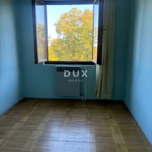 ISTRA, POREČ(OKOLICA) Prostrana kuća s dva velika stana i garažom + građevinski teren 1687m2! SPEKTAR MOGUĆNOSTI!