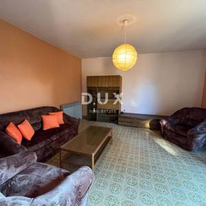 ISTRA, POREČ(OKOLICA) Prostrana kuća s dva velika stana i garažom + građevinski teren 1687m2! SPEKTAR MOGUĆNOSTI!