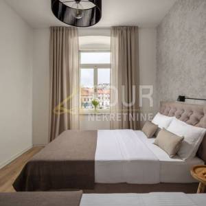 Istra, Pula, 2s+db, prekrasan stan u centru