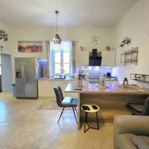 ISTRA, PULA – 3SS+DB stan s vrtom na Stoji, blizu mora