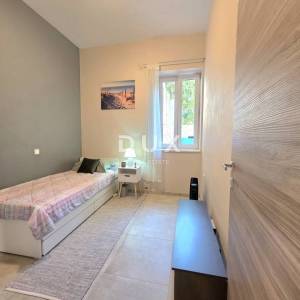 ISTRA, PULA – 3SS+DB stan s vrtom na Stoji, blizu mora