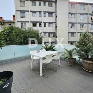 ISTRA, PULA, CENTAR - 3SS+DB visoko kvalitetan stan na atraktivnoj lokaciji i privatnim parkingom u garaži