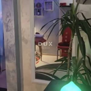 ISTRA, PULA - Najam opremljenog salona!