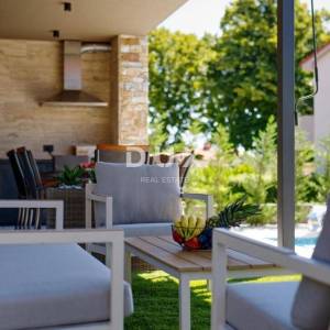 ISTRA, PULA (okolica) - Prekrasna nova uređena vila u neposrednoj blizini grada!