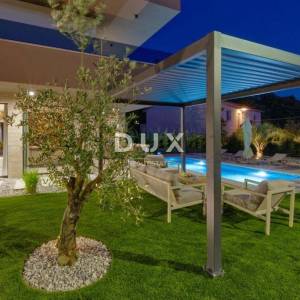 ISTRA, PULA (okolica) - Prekrasna nova uređena vila u neposrednoj blizini grada!