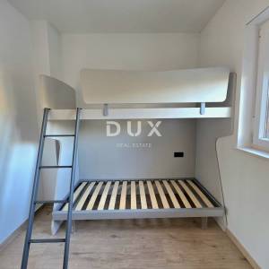 ISTRA, PULA – Prizemni 2SS+DB stan u novogradnji s terasom, dvorištem i privatnim bazenom