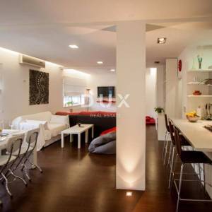 ISTRA, PULA - Prostran odmah useljiv stan u blizini centra