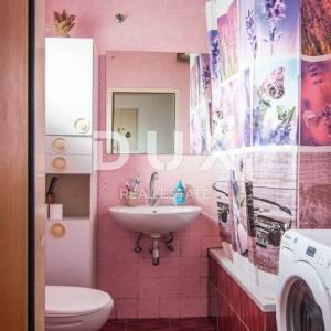 ISTRA, PULA- Prostrani stan na idealnoj lokaciji sa vrtom!