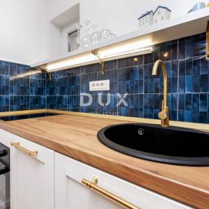 ISTRA, ROVINJ – Ekskluzivan stan u povijesnoj palači, 50 m od mora