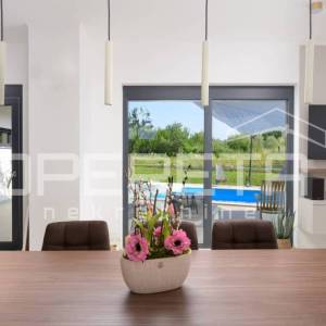 Istra, Rovinj okolica-moderna prizemnica 3 km od mora