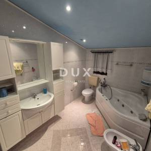 ISTRA, SAVUDRIJA - Dvije kuće s garažama + građevinsko zemljište - 200 m OD MORA!!