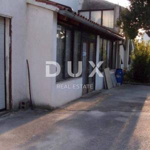 ISTRA, SAVUDRIJA - Dvije kuće s garažama + građevinsko zemljište - 200 m OD MORA!!