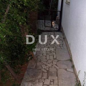 ISTRA, SAVUDRIJA - Dvije kuće s garažama + građevinsko zemljište - 200 m OD MORA!!