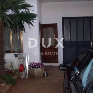 ISTRA, SAVUDRIJA - Dvije kuće s garažama + građevinsko zemljište - 200 m OD MORA!!