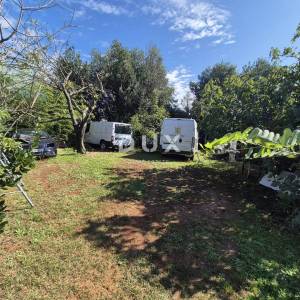 ISTRA, SAVUDRIJA - Dvije kuće s garažama + građevinsko zemljište - 200 m OD MORA!!